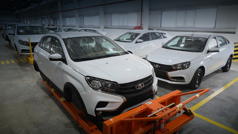 АвтоВАЗ прекращает сборку машин на три недели: запланированы тысячи улучшений, завод готовится к сборке Lada Iskra и Aura