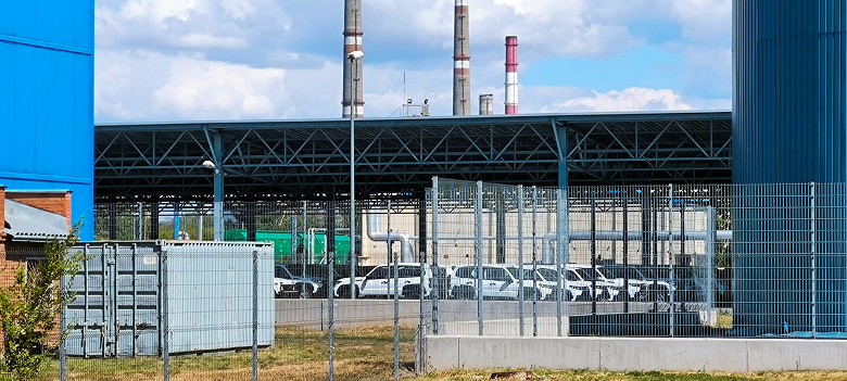 Огромное количество некомплектных Lada Niva без полного привода скопилось на территории АвтоВАЗа. Опубликованы живые фото