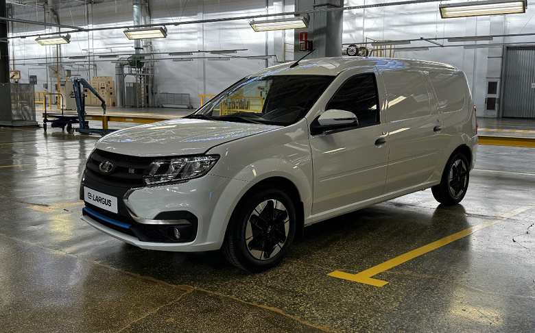 Новая Lada за 3 млн рублей. Началось серийное производство Lada e-Largus