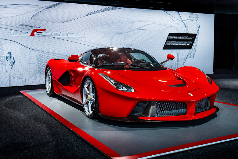 В Москве предлагают заказать Ferrari LaFerrari за полмиллиарда рублей