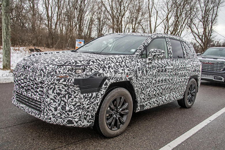 Совершенно новый Toyota RAV4 2026 засняли на дорогах в США