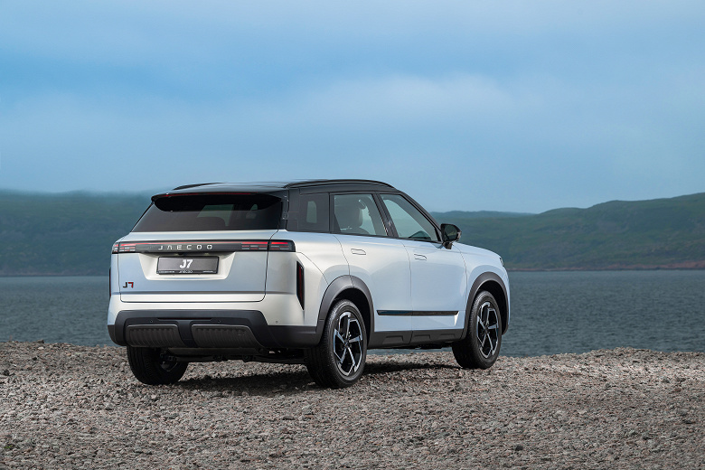 К двухлетию бренда в России: стартовали продажи специальной версии кроссовера Jaecoo J7 в стиле Range Rover Evoque