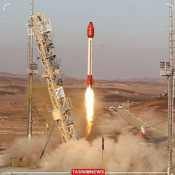 Иран успешно запустил в космос новую биокапсулу