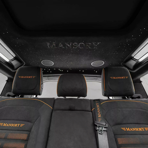 Представлен «заряженный» Land Rover Defender V8 Black Edition
