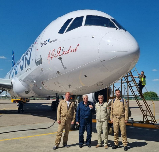 Новейший пассажирский самолёт MC-21 с российскими двигателями ПД-14 впервые выполнил автоматическую посадку