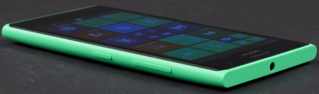 Внешний вид Nokia Lumia 735