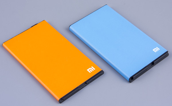 Основная и дополнительная батареи Xiaomi Mi2S