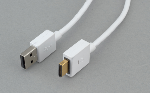 Cowon D3, кабель USB