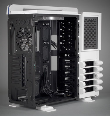 Корпус Thermaltake Level 10 GT Snow Edition, Вид на шасси сзади слева