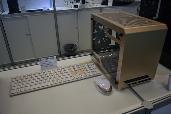Комплект периферии Lian Li: клавиатура + мышь